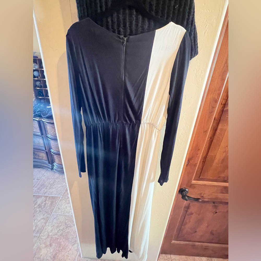 Alice & Olivia Full Length stretch black/white dress Size Lrg